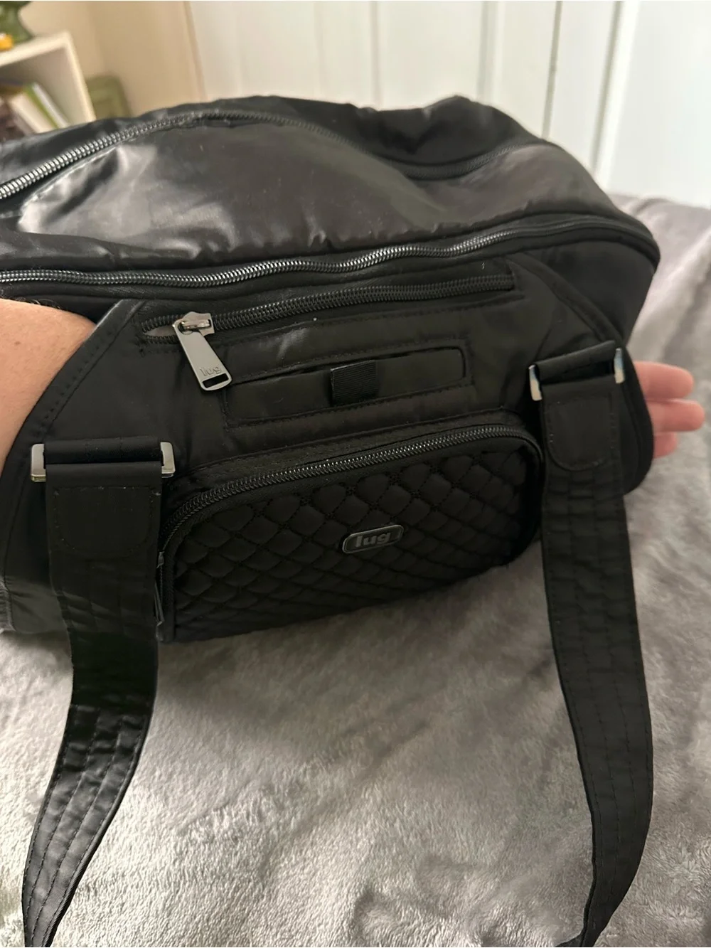 Unisex Lug Propeller Black Quilted Crossbody/Short Shoulder Nylon Duffel Bag EUC